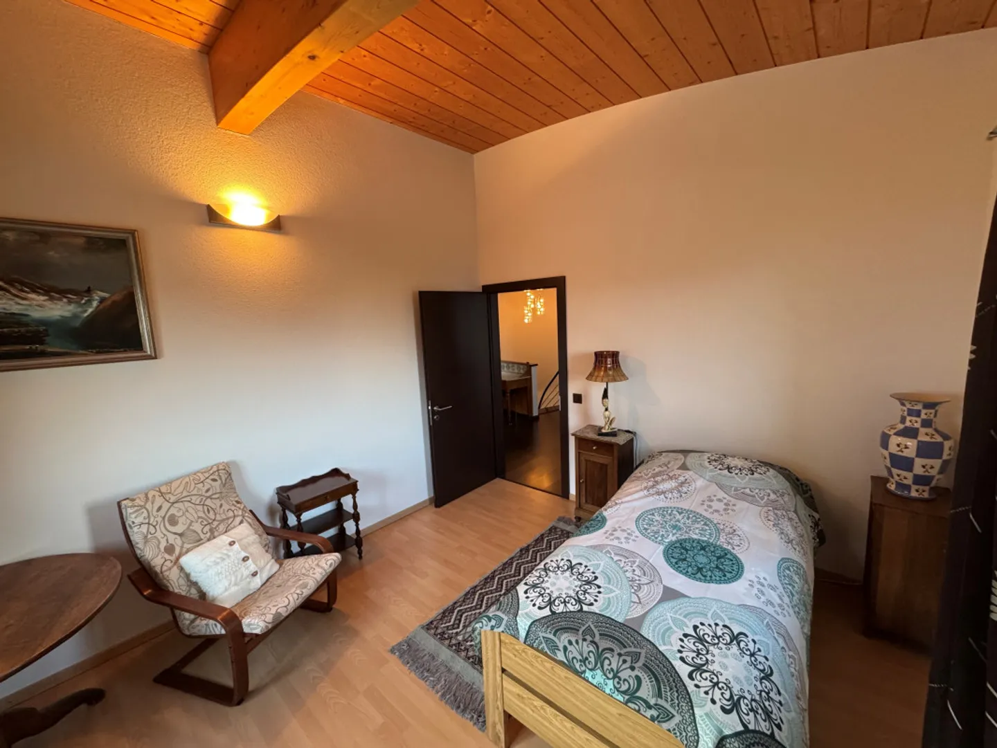 Villa unifamiliare spaziosa con 5,5 stanze e ampliamento a Muraz - Foto 8 di 13