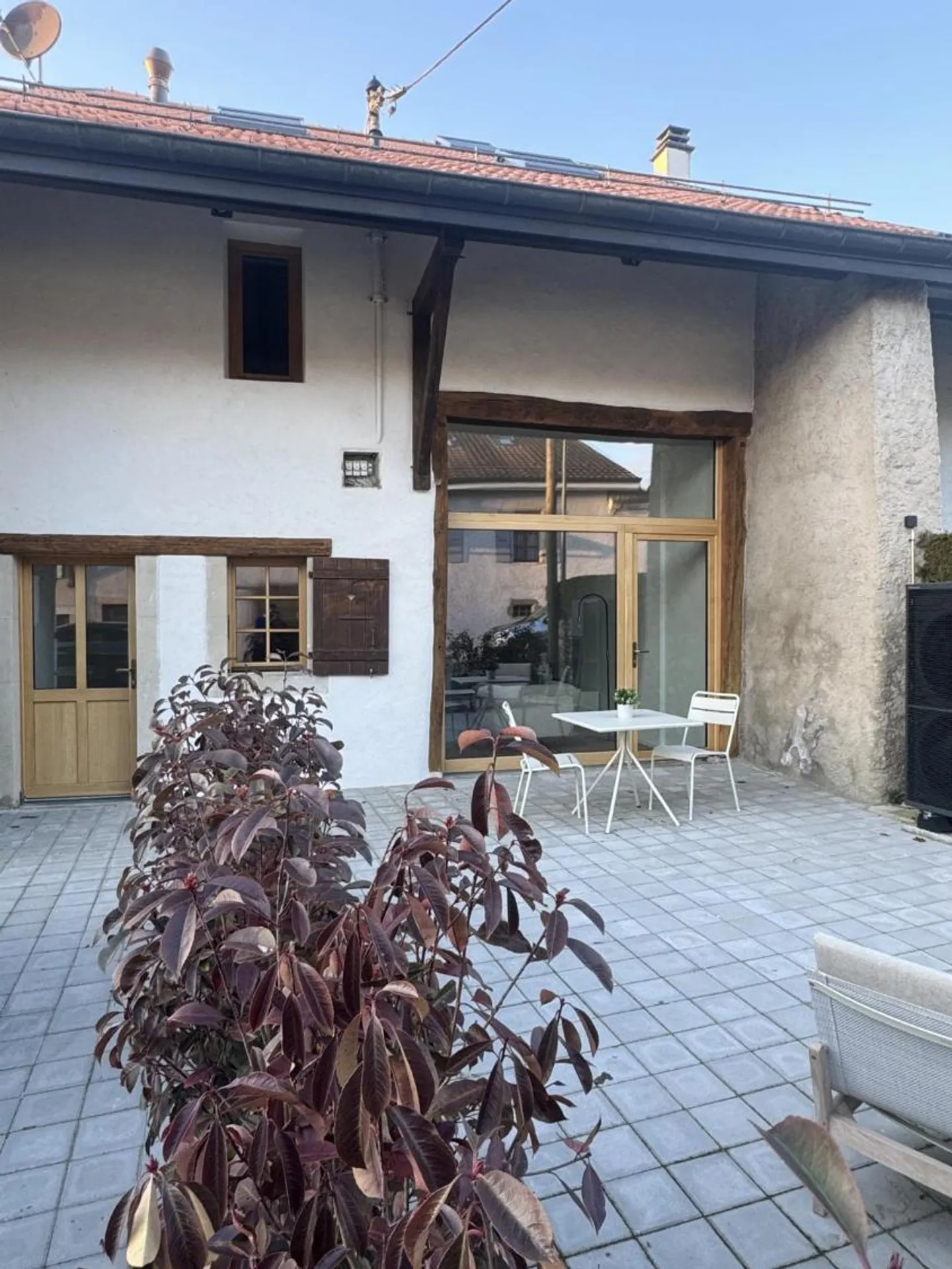 Maison Mitoyenne Rénovée - Photo 3 sur 13