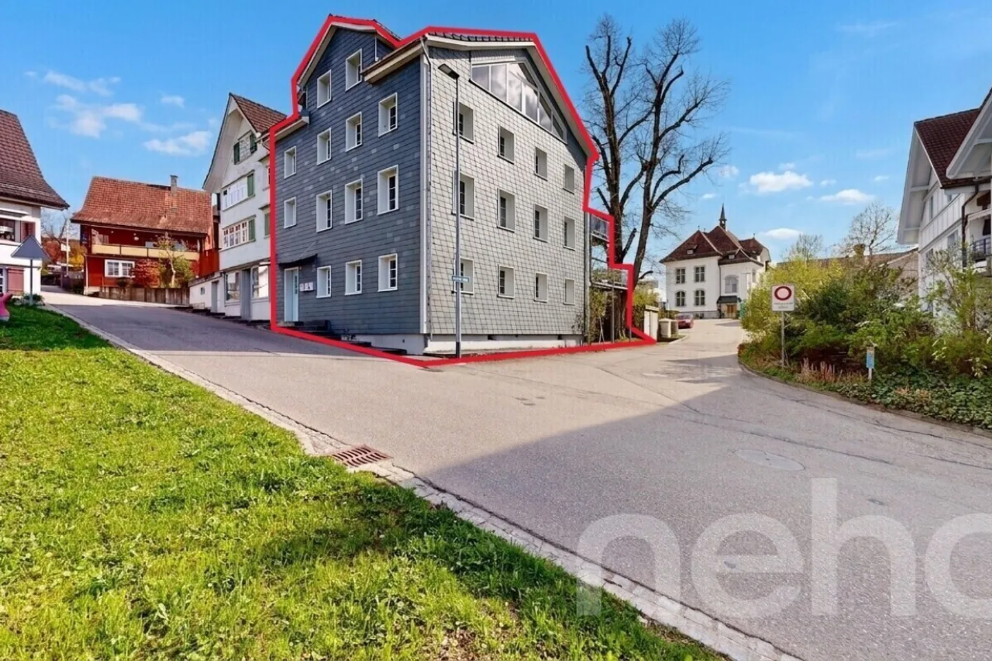 Vielseitige Liegenschaft mit Wohnung - Foto 2 von 12