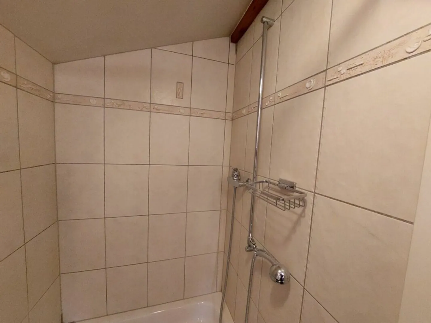 Charmant chalet situé dans un environnement calme, à proximité immédiate du lac - Photo 8 sur 10