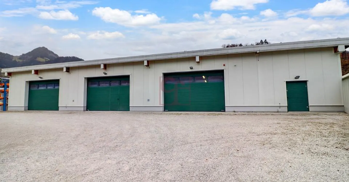 Modern workshop warehouse in Enney - Ideally located near Bulle - Photo 1 of 6
