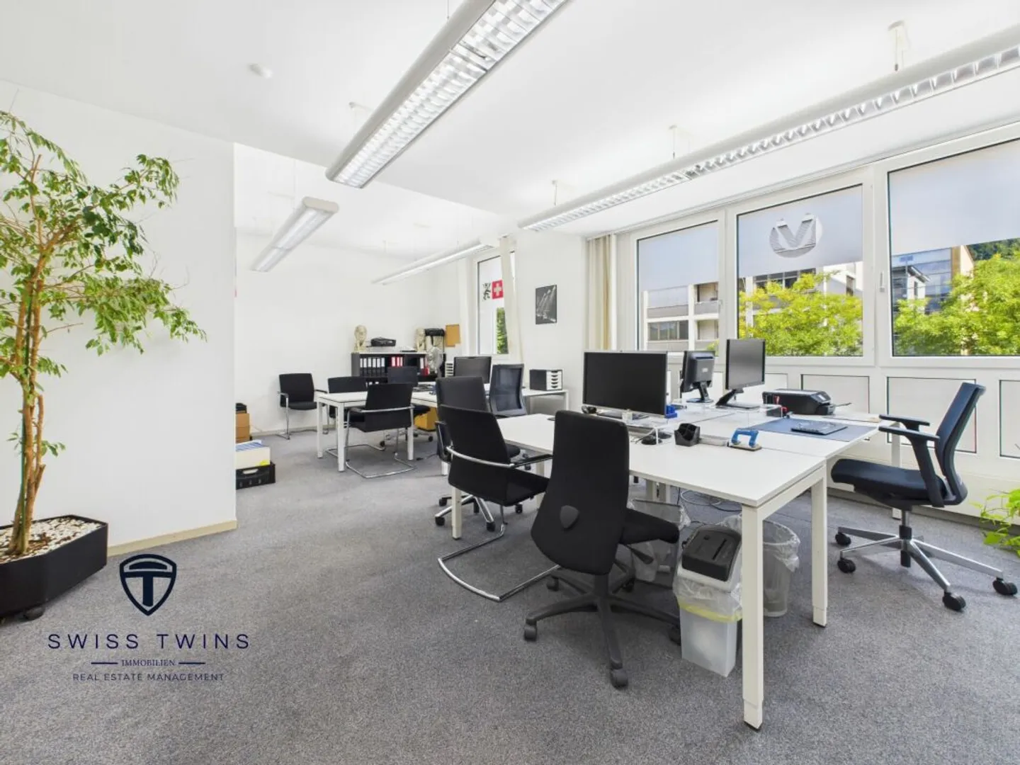 Espace Commercial Central - Idéal pour Bureau ou Vente - Photo 2 sur 13