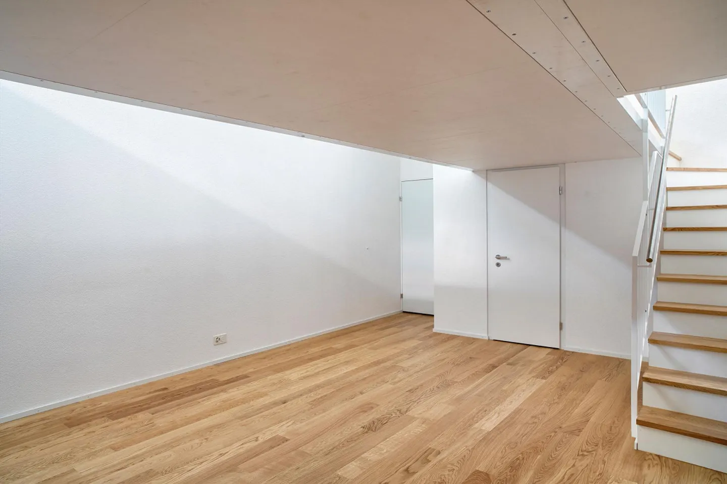 Einzigartige 2.5-Zimmerwohnung mit Atelier - Foto 2 von 7