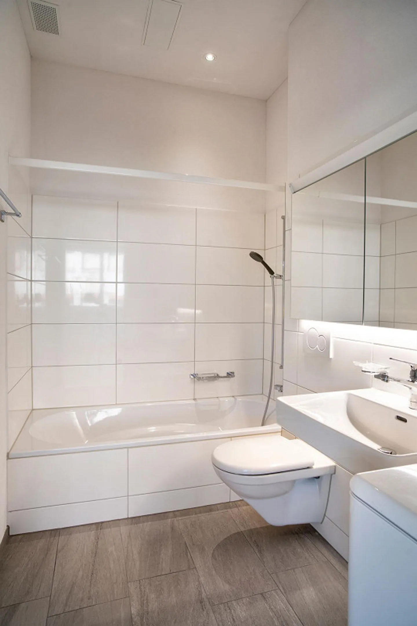 Einzigartige 2.5-Zimmerwohnung mit Atelier - Foto 4 von 7