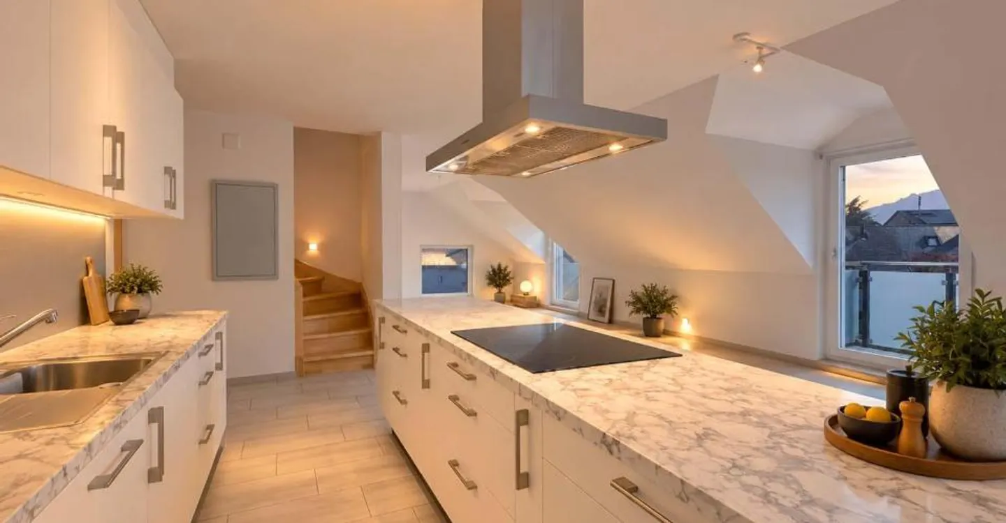 Penthouse apartment with 4.5 rooms and 52 m² of additional attic space - Photo 2 of 5
