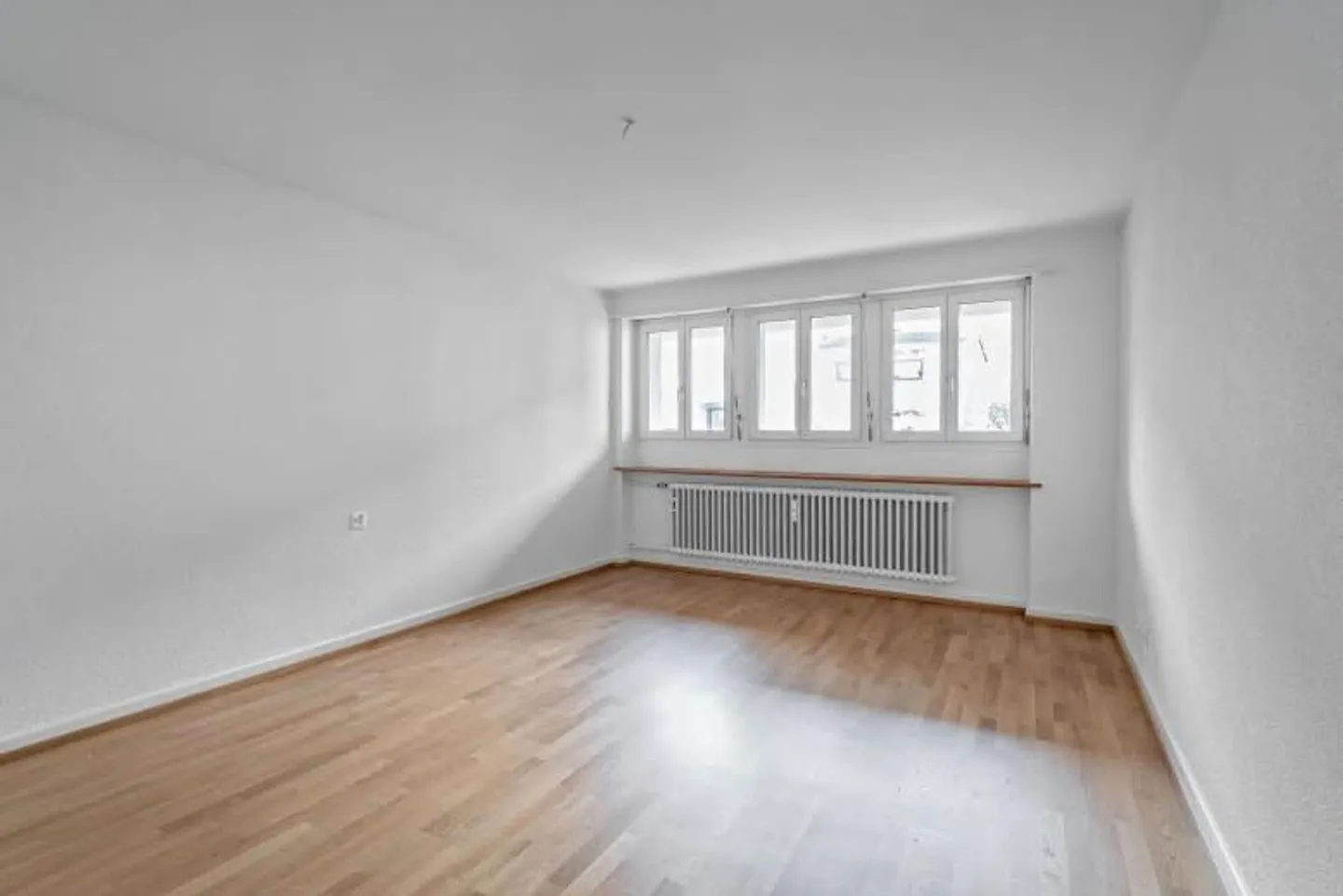 Chambre individuelle rénovée à louer - Photo 3 sur 3