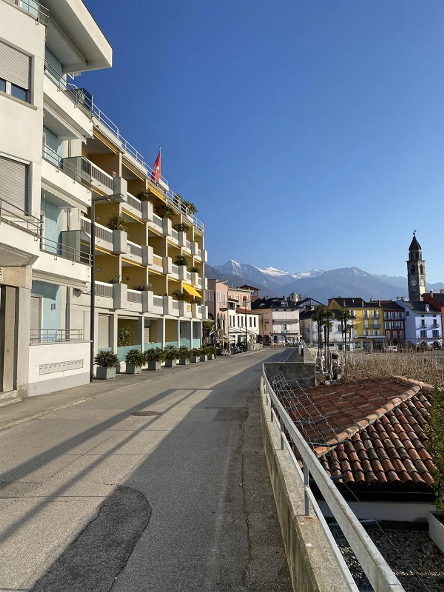 4.5 Pièces directement sur le bord du lac d'Ascona - Photo 1 sur 2