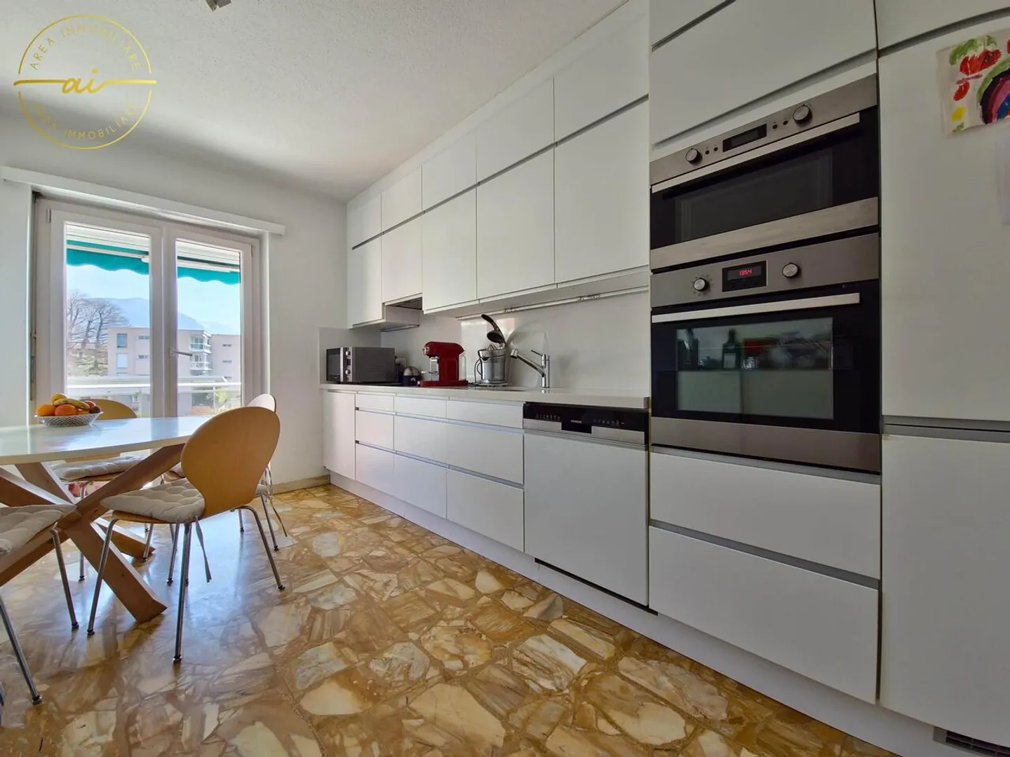 GERÄUMIGE 3.5 ZIMMER MIT PANORAMABLICK IN MASSAGNO - Foto 4 von 11