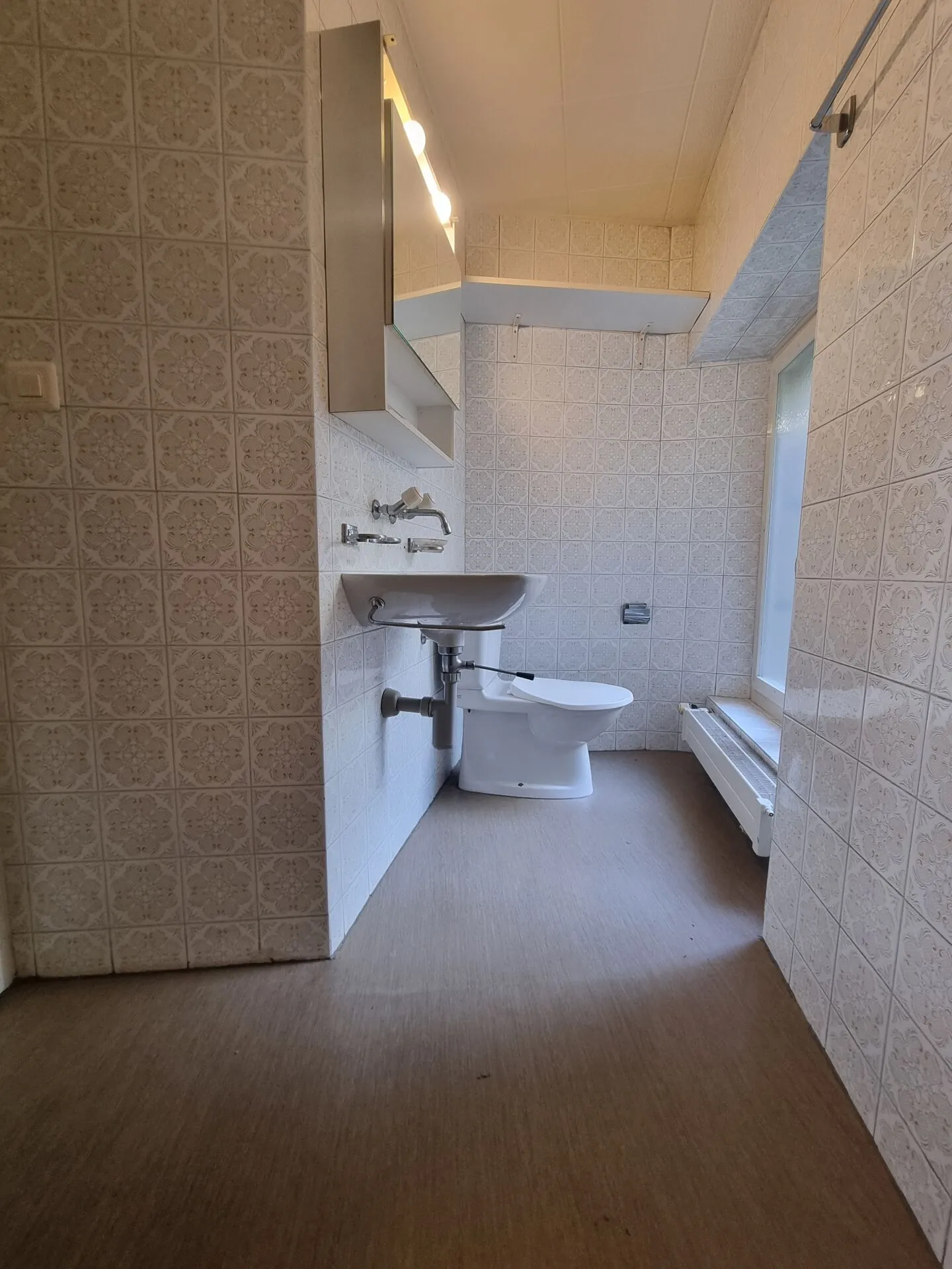 Studio dans la vieille ville de Bienne - Photo 2 sur 5