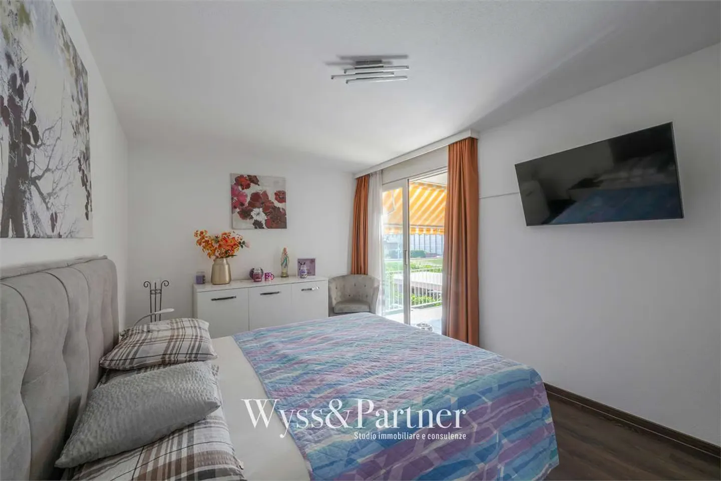 Gordola geräumige 4.5 Zimmer komplett renoviert mit 3 Parkplätzen - Foto 7 von 8