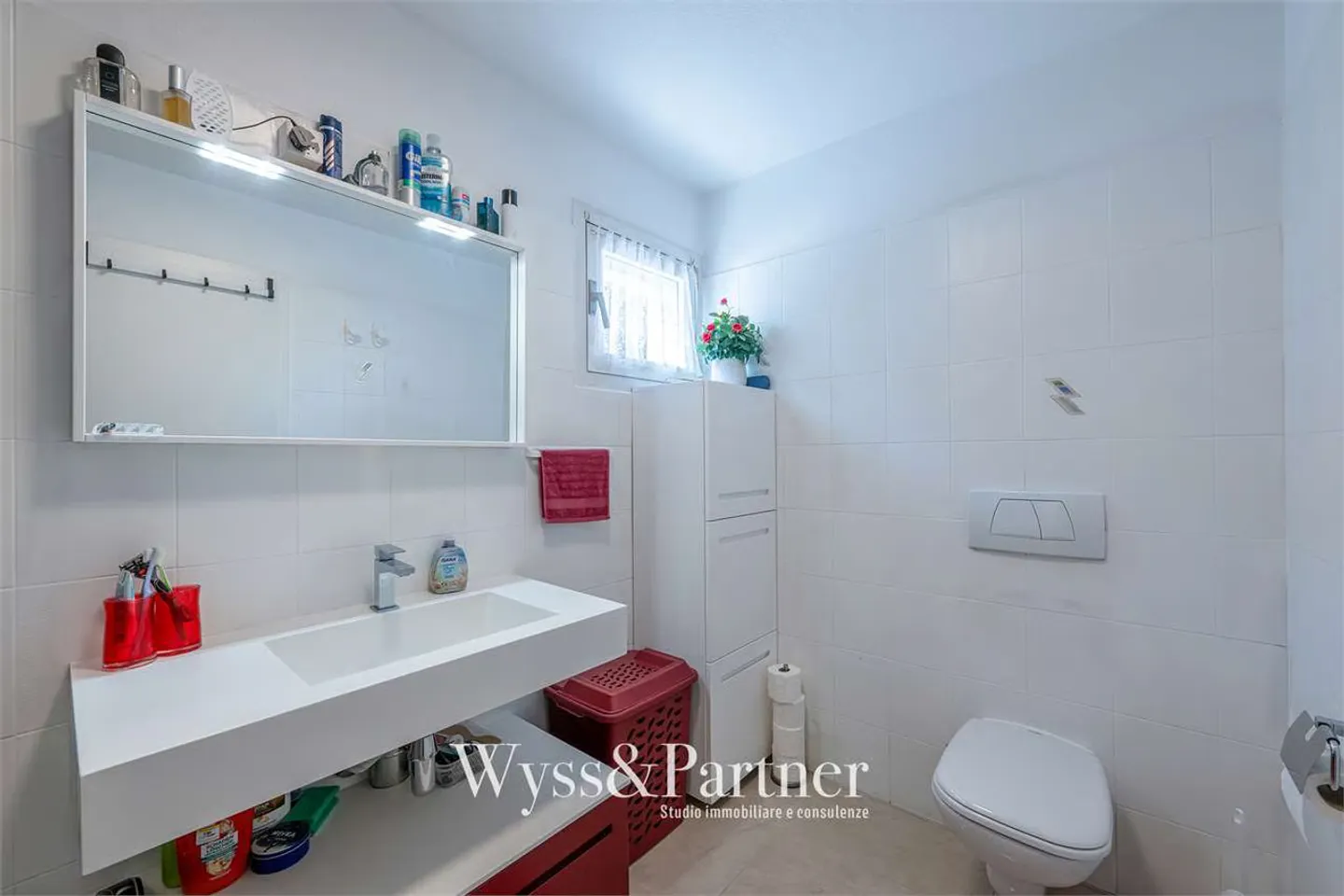 Gordola geräumige 4.5 Zimmer komplett renoviert mit 3 Parkplätzen - Foto 8 von 8