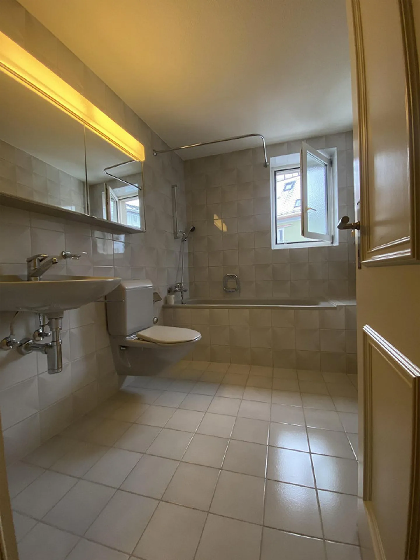 Appartement élégant dans le quartier animé 4, Zurich - Photo 6 sur 9