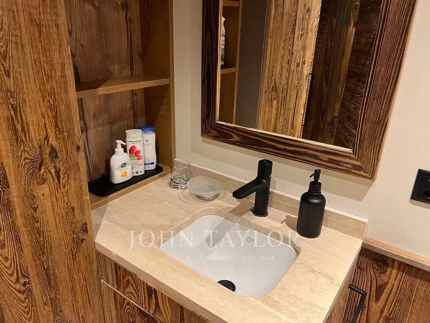 Studio renoviert in der Nähe des Hôtel du Golf in Crans-Montana zur Miete - Foto 2 von 12