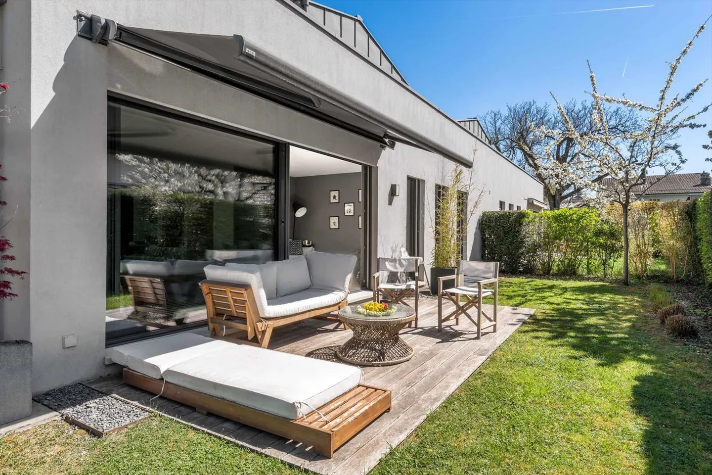 Maison contiguë 6 pièces - Photo 2 sur 13