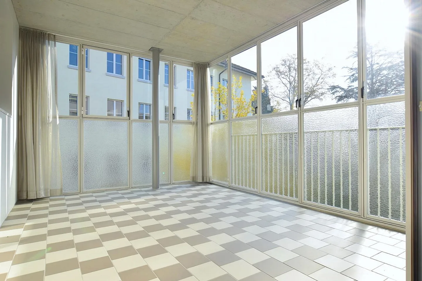 Moderne 4.5 Zimmer Wohnung - Foto 6 von 9