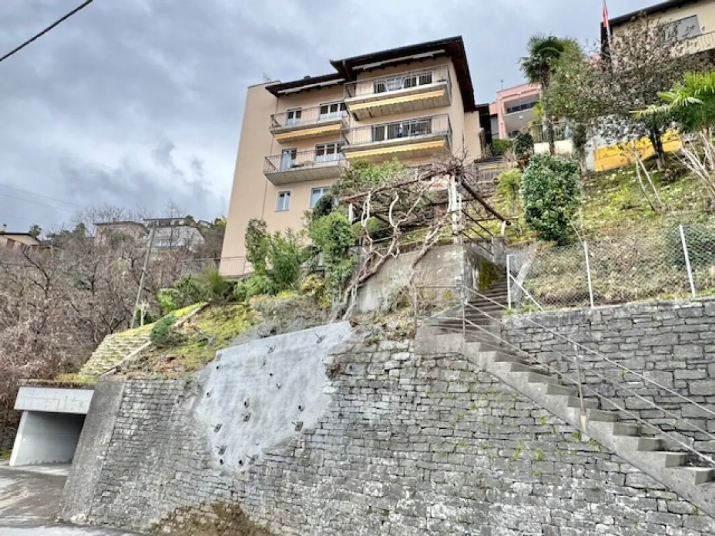 VENDESI A GERRA GAMBAROGNO - APPARTAMENTO 3.5 LOCALI CON VISTA LAGO - Foto 3 di 19