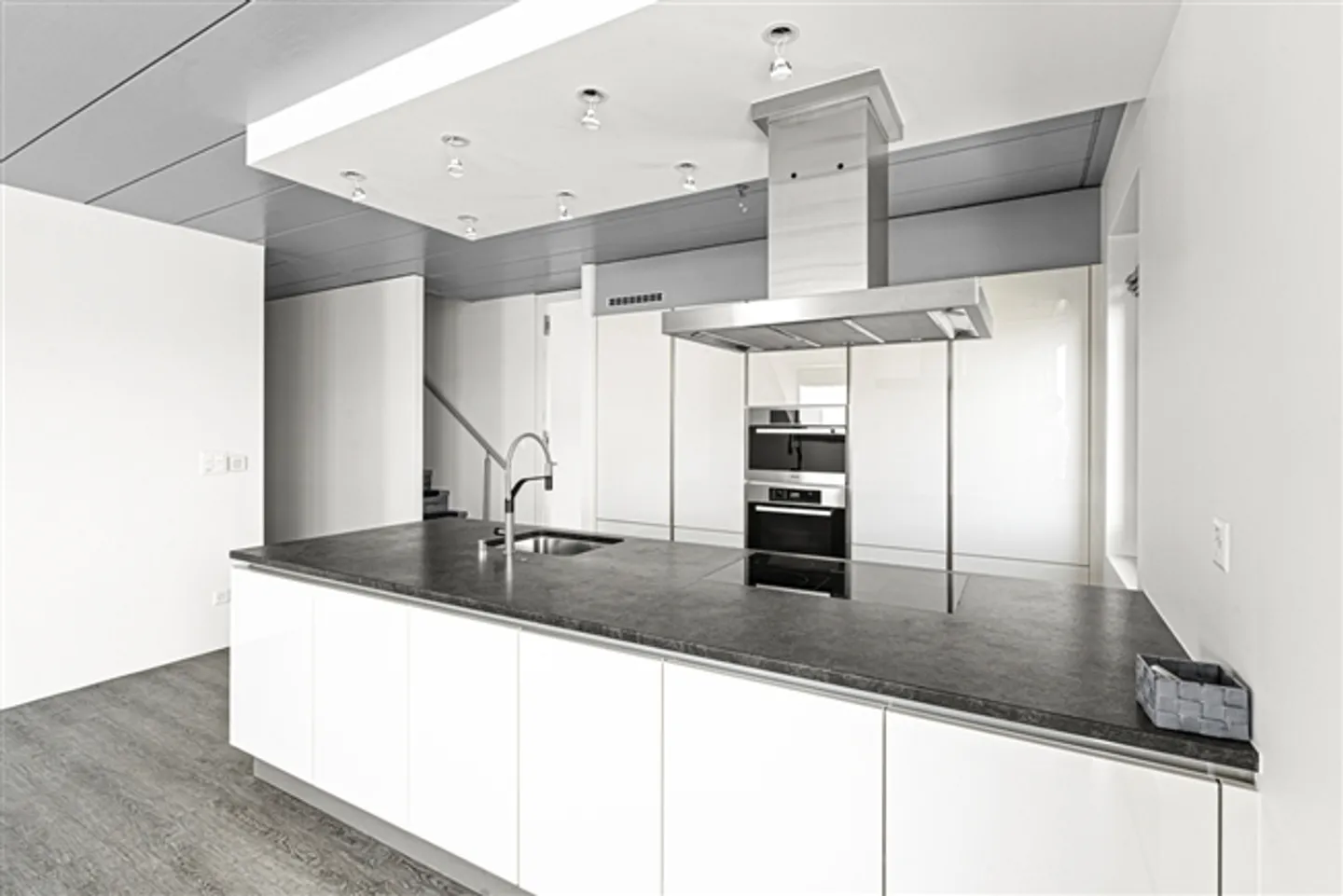 «Elegant renovierte Wohnung mit herrlichem Blick auf den See» - Foto 3 von 10