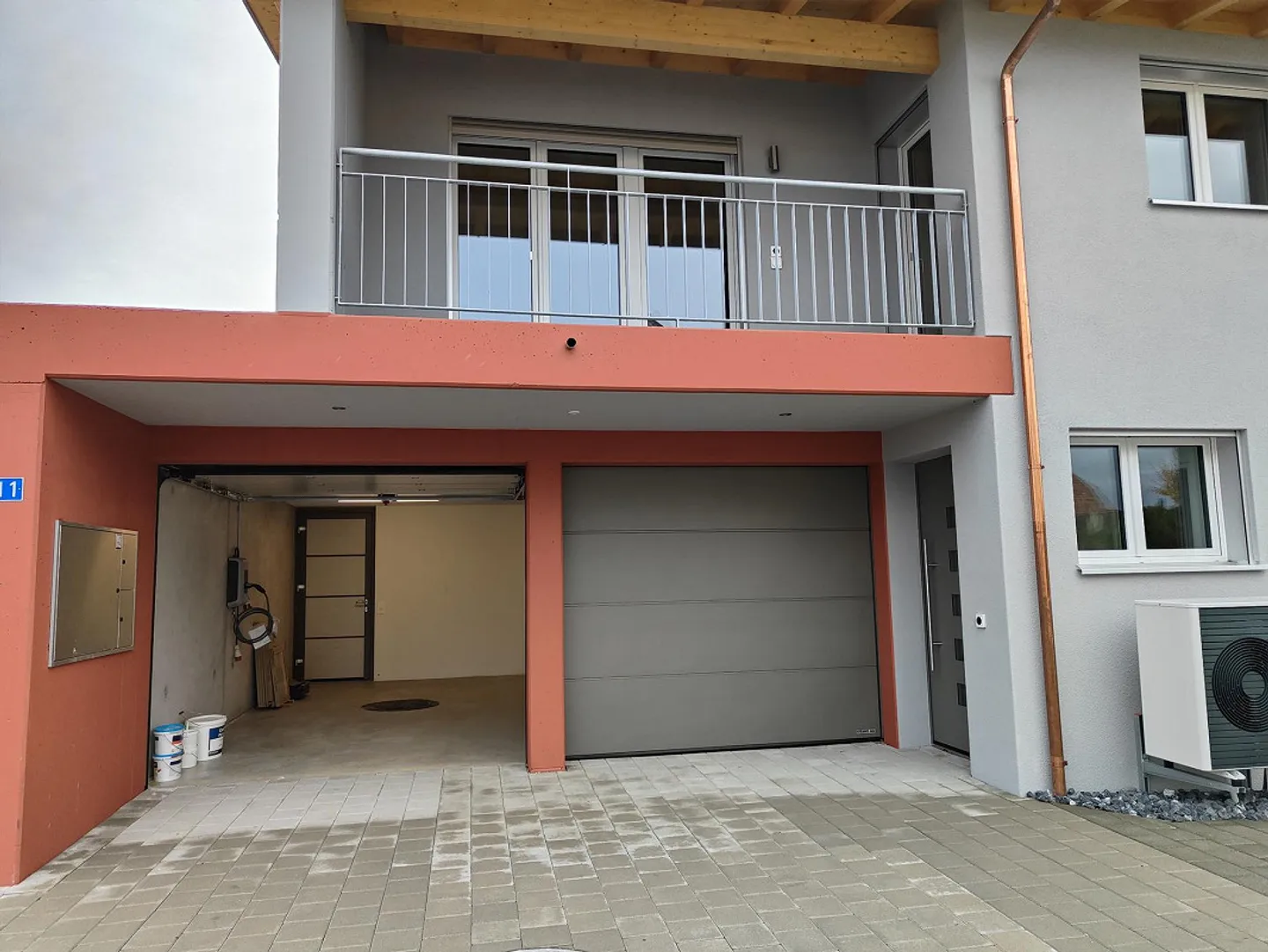 Moderne 5.5-Zimmer-Doppelhaushälfte in ruhiger Lage von Zuben - Foto 2 von 15