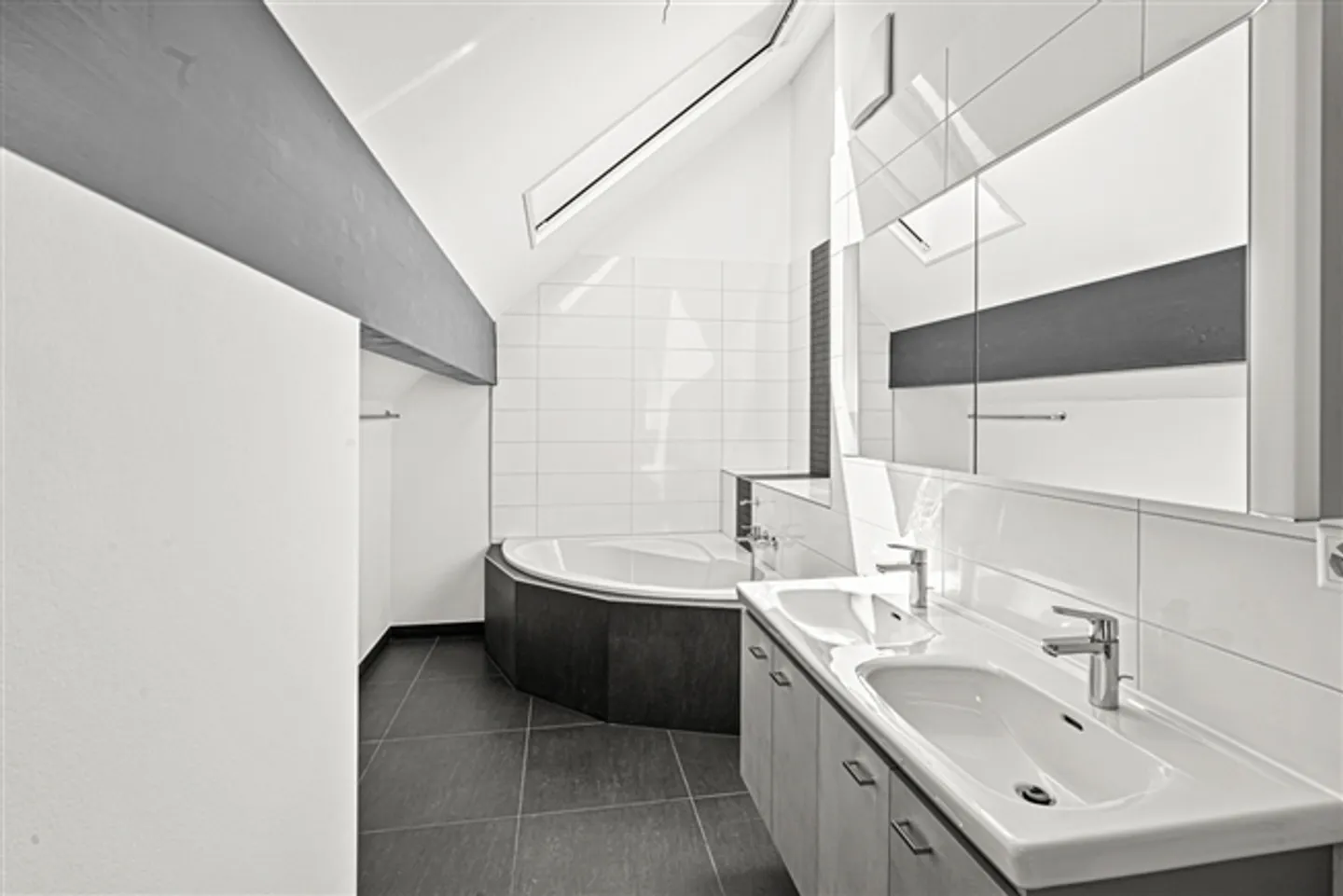 «Elegant renovierte Wohnung mit herrlichem Blick auf den See» - Foto 8 von 10