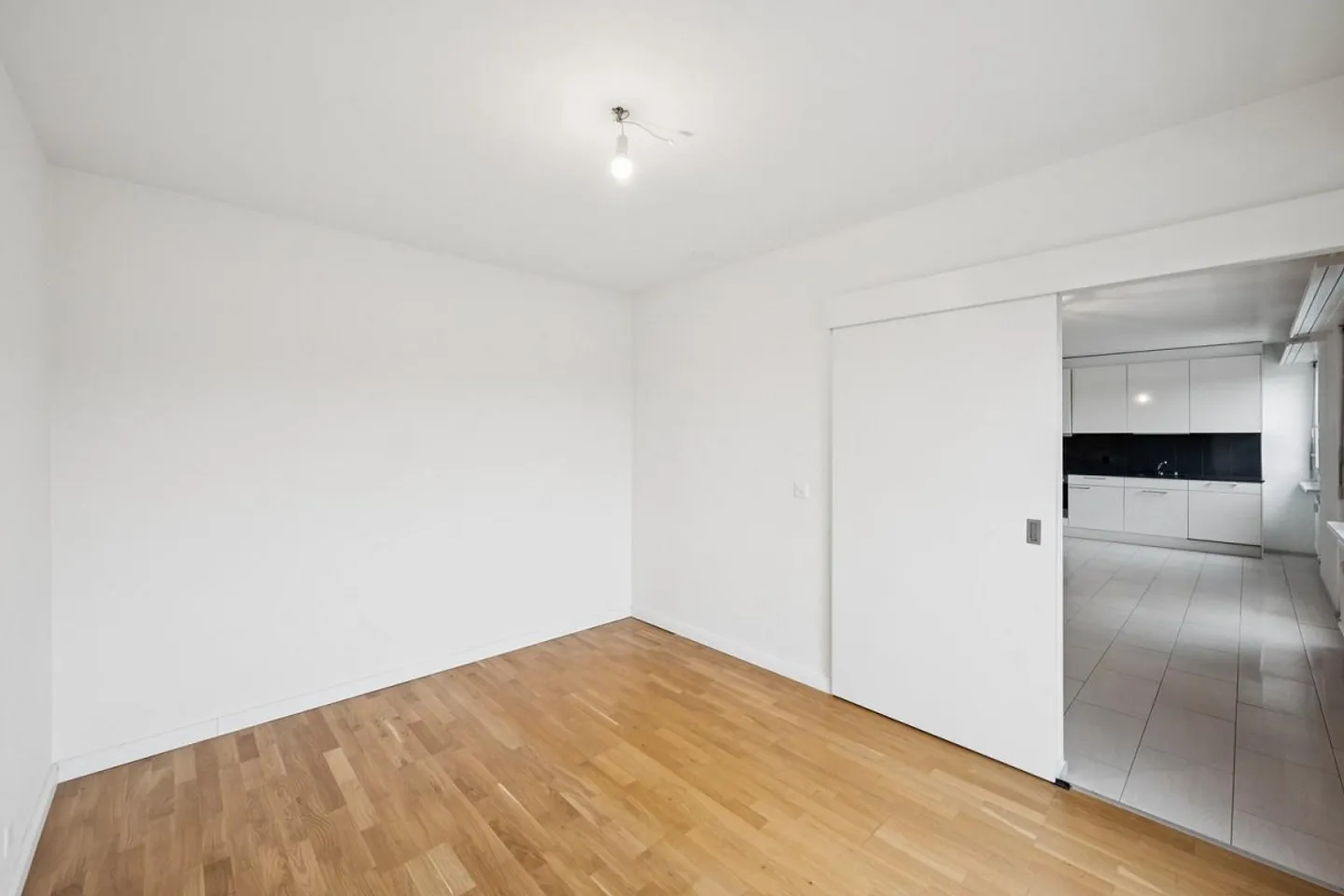 2.5 Room Apartment for Rent - Photo 8 of 11