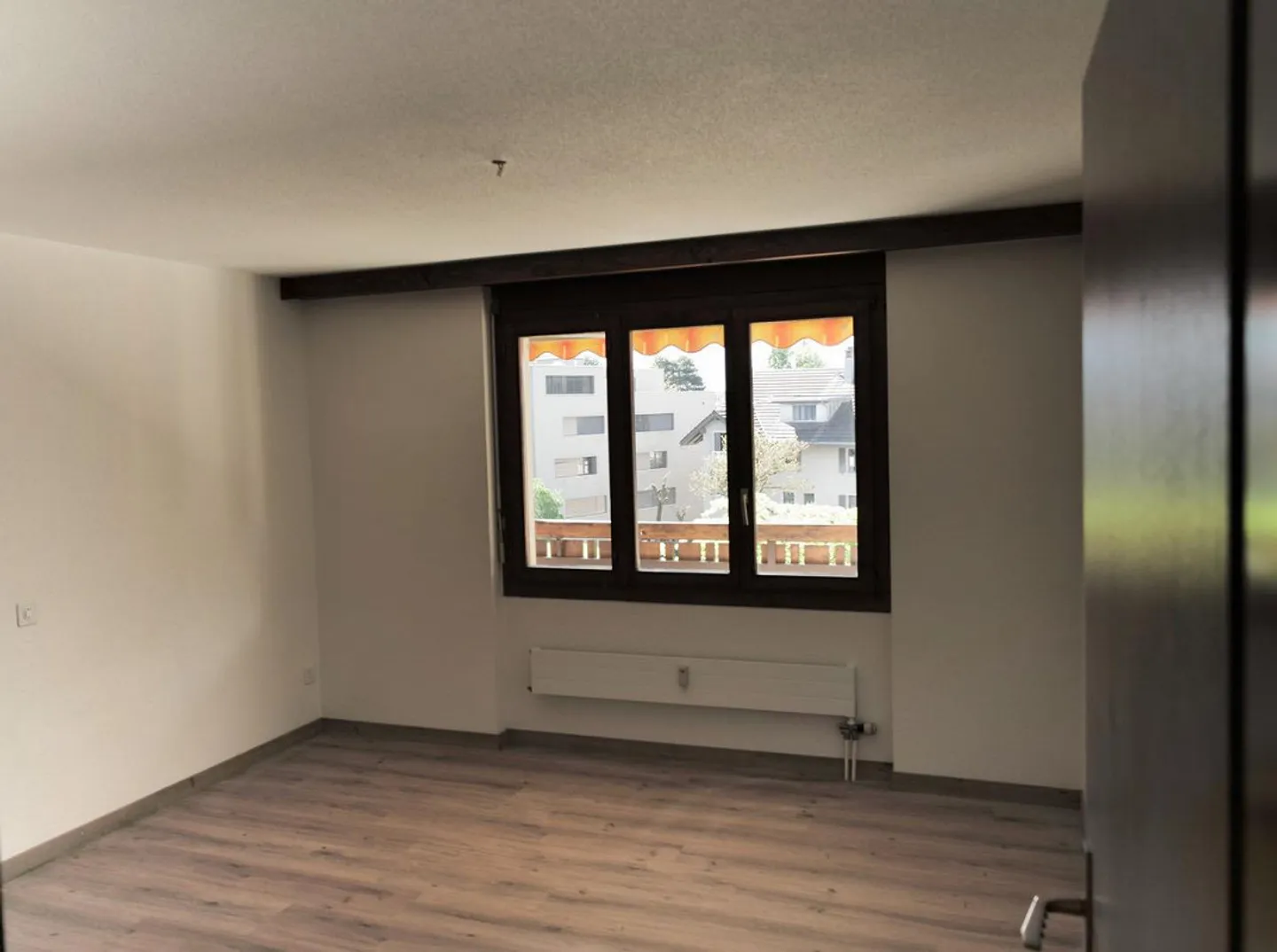 Newly renovated, centrally located 2.5 room apartment with large balcony - Photo 10 of 17