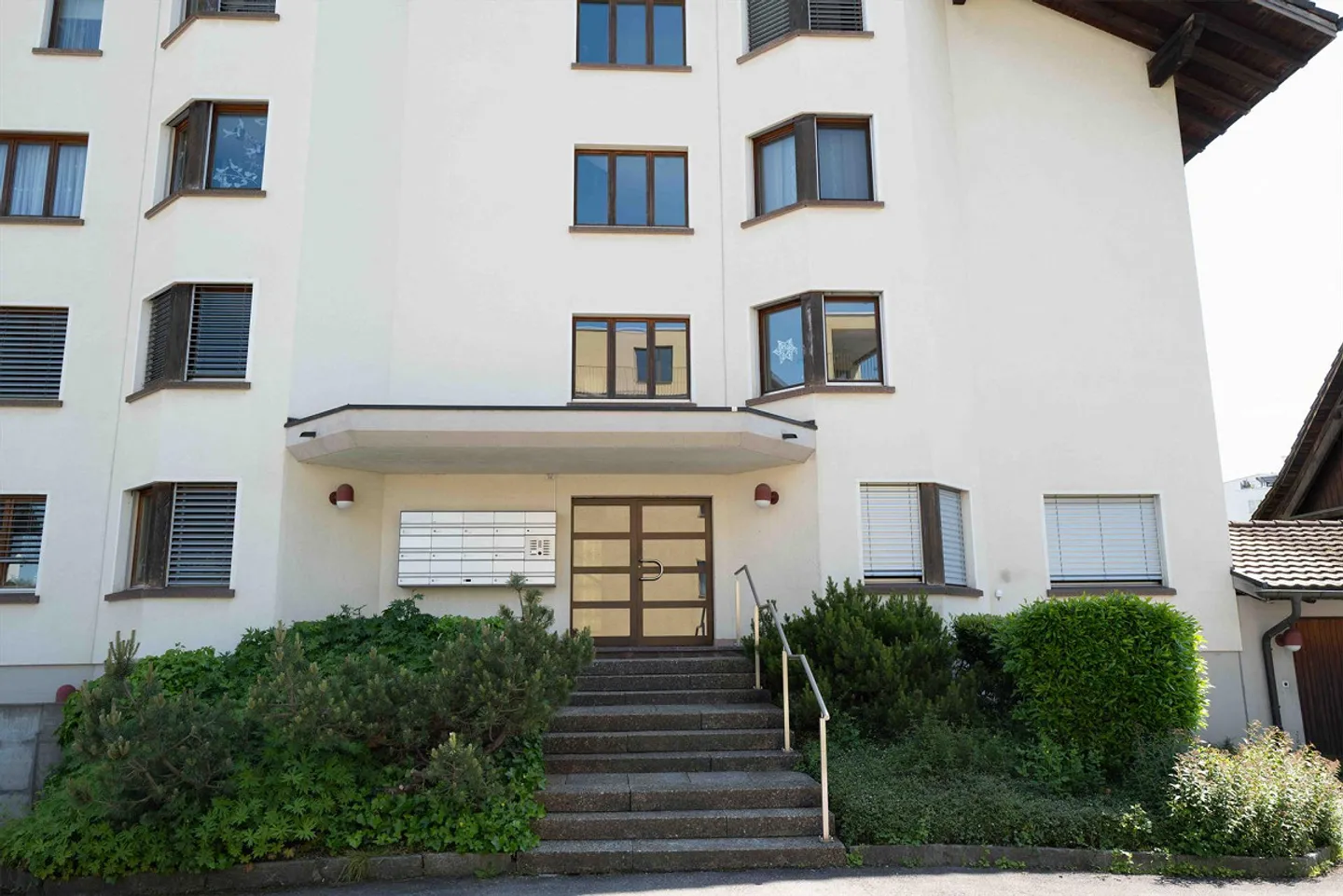 Newly renovated, centrally located 2.5 room apartment with large balcony - Photo 12 of 17