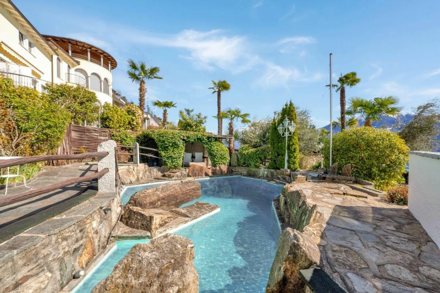 Brione sopra Minusio - Grosse Villa mit Pool - Foto 17 di 17