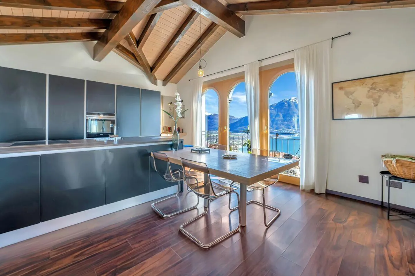 Brione sopra Minusio - Grosse Villa mit Pool - Foto 7 di 17