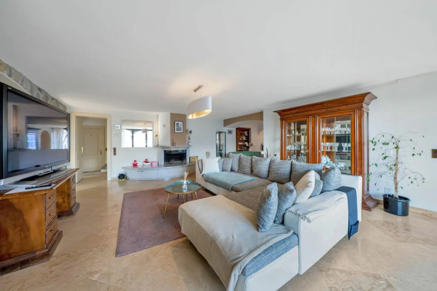 Brione sopra Minusio - Grosse Villa mit Pool - Foto 10 di 17