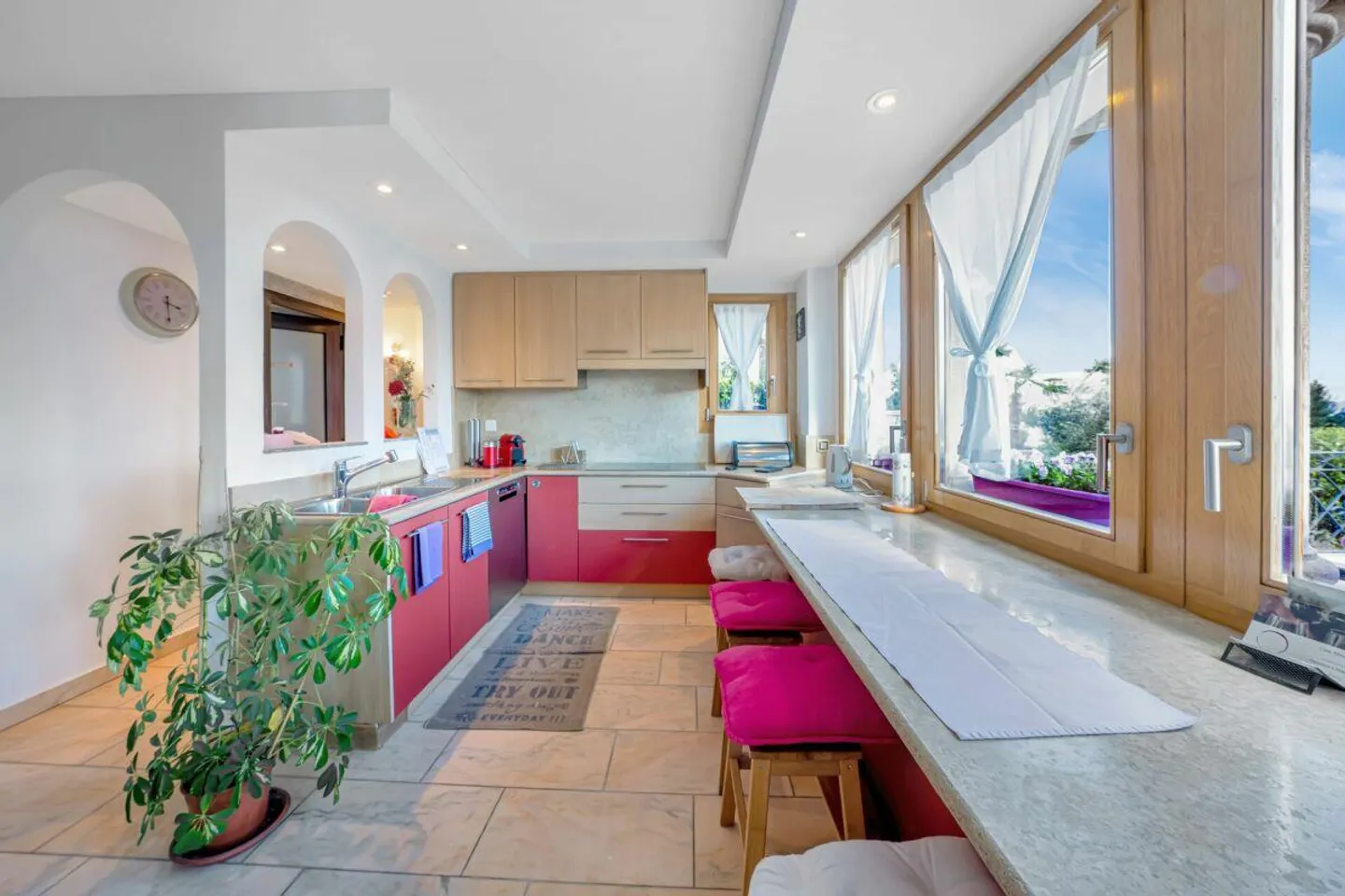 Brione sopra Minusio - Grosse Villa mit Pool - Foto 11 di 17