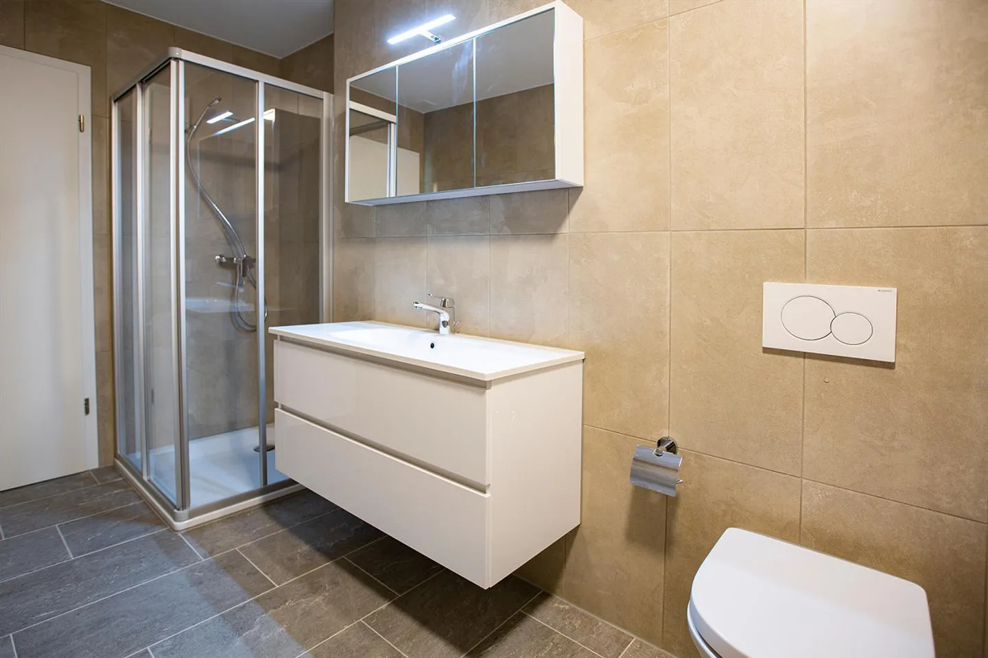Moderne 3.5-Zimmer-Wohnung im 1.OG - Photo 4 sur 9