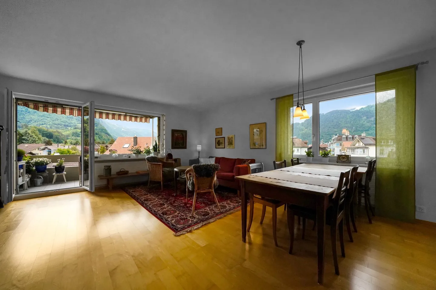 Appartement lumineux de 4,5 pièces dans un emplacement central à Interlaken - Photo 2 sur 16