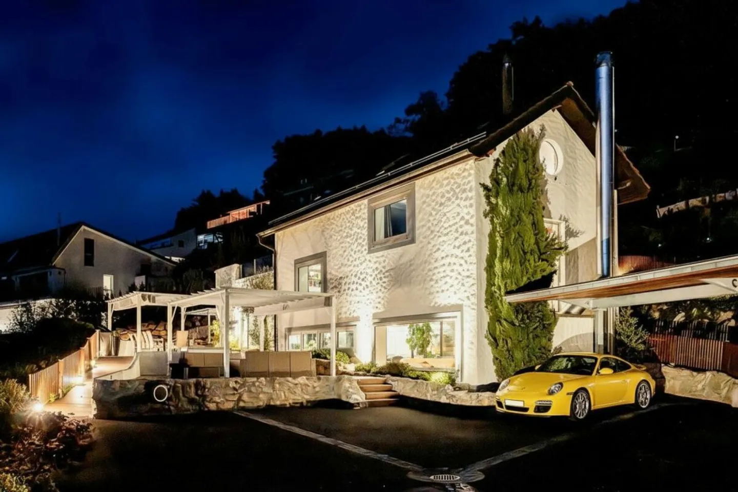 Exclusive villa with panoramic lake view - Photo 4 of 6