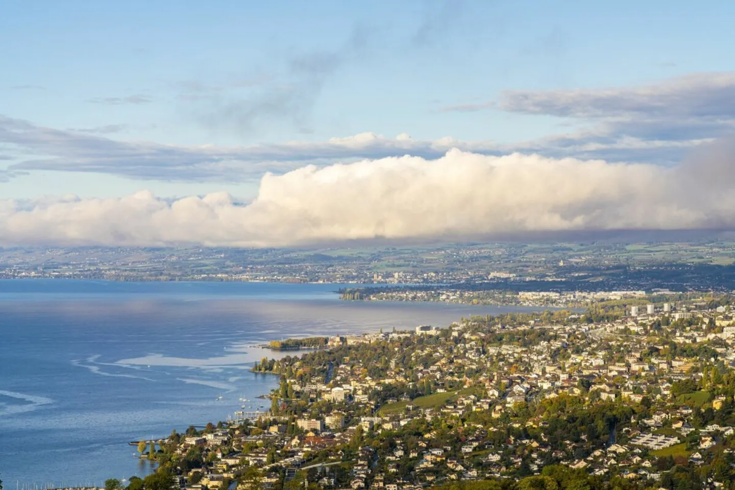 Exclusive villa with panoramic lake view - Photo 6 of 6