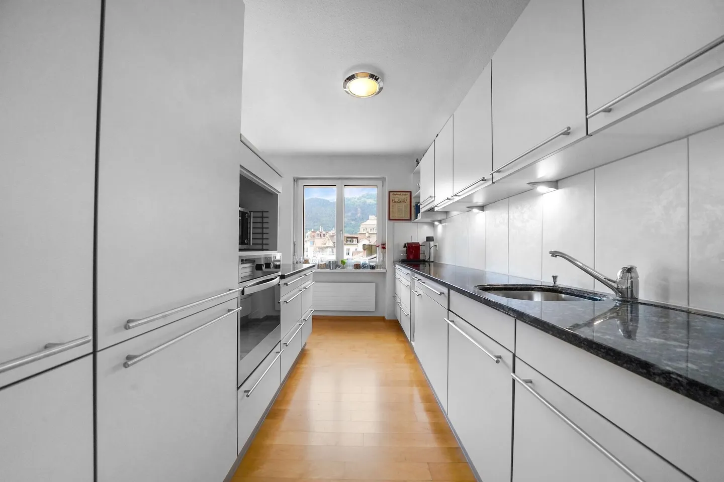 Appartement lumineux de 4,5 pièces dans un emplacement central à Interlaken - Photo 10 sur 16