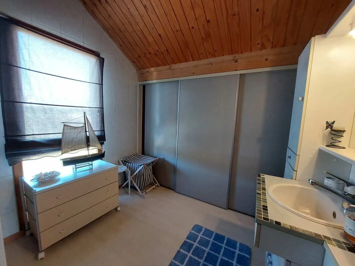 Spacious villa with independent apartment on the lower floor - Photo 17 of 18