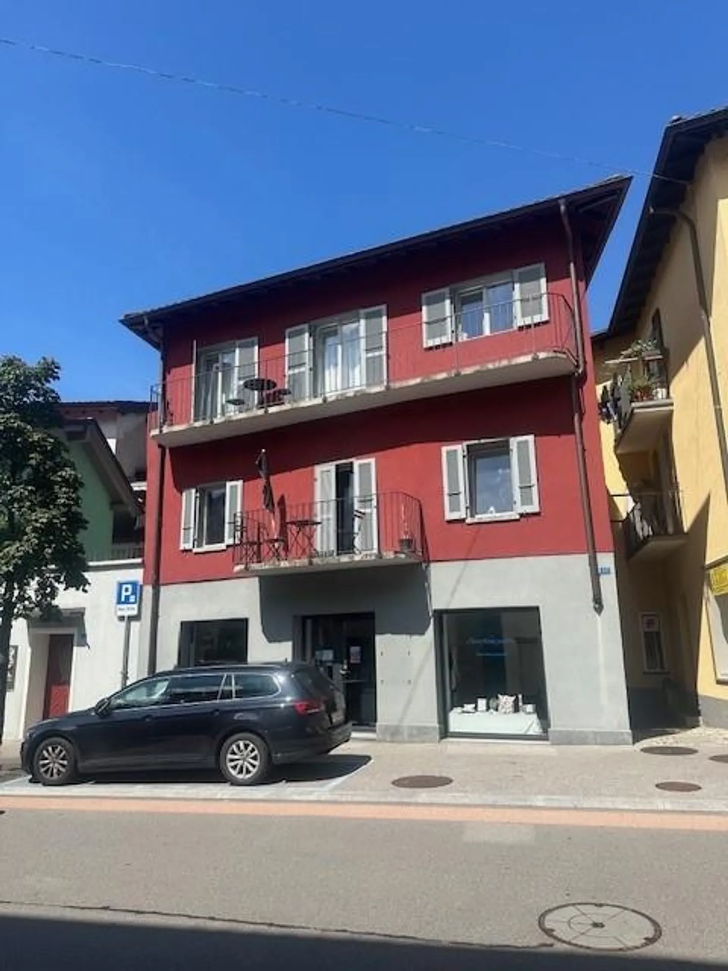 Maison multifamiliale avec 3 appartements à Gambarogno - Photo 1 sur 13