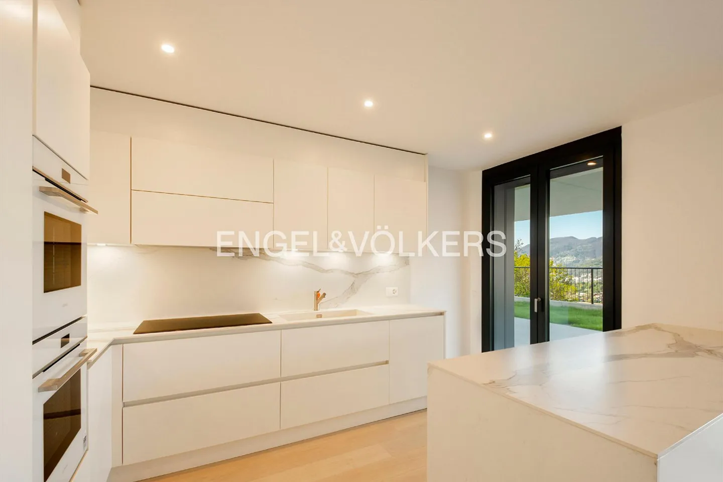 Nouvel appartement avec jardin et vue sur le lac - Photo 4 sur 13