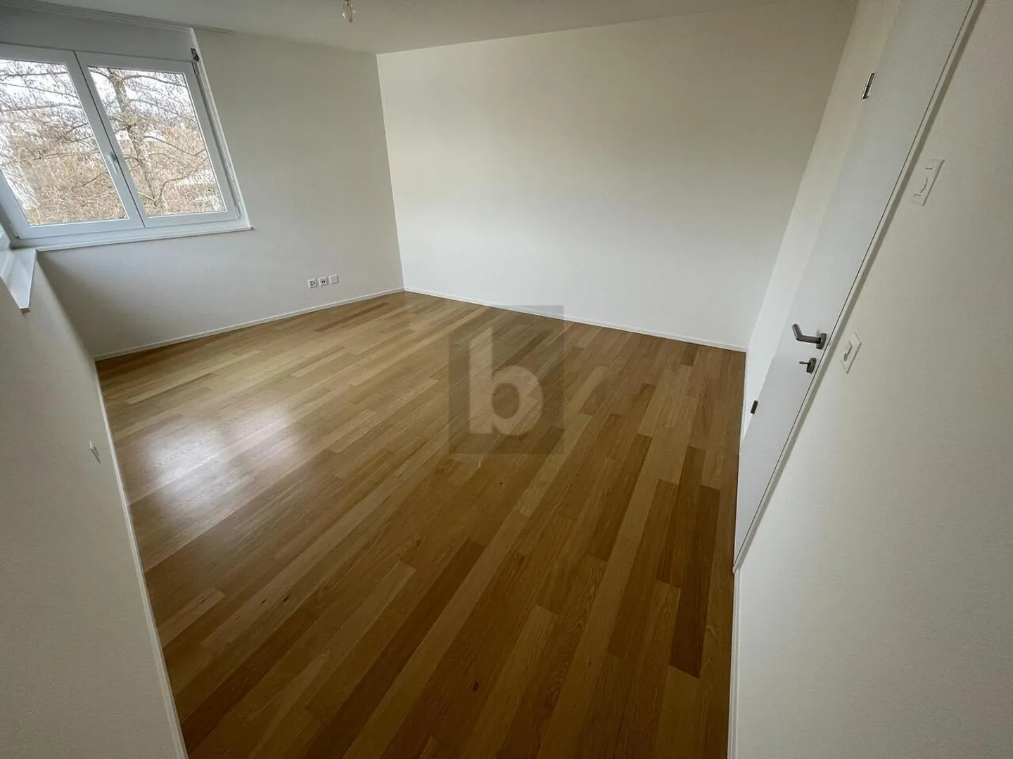 Stylish 4.5-Room Apartment - Photo 3 of 6