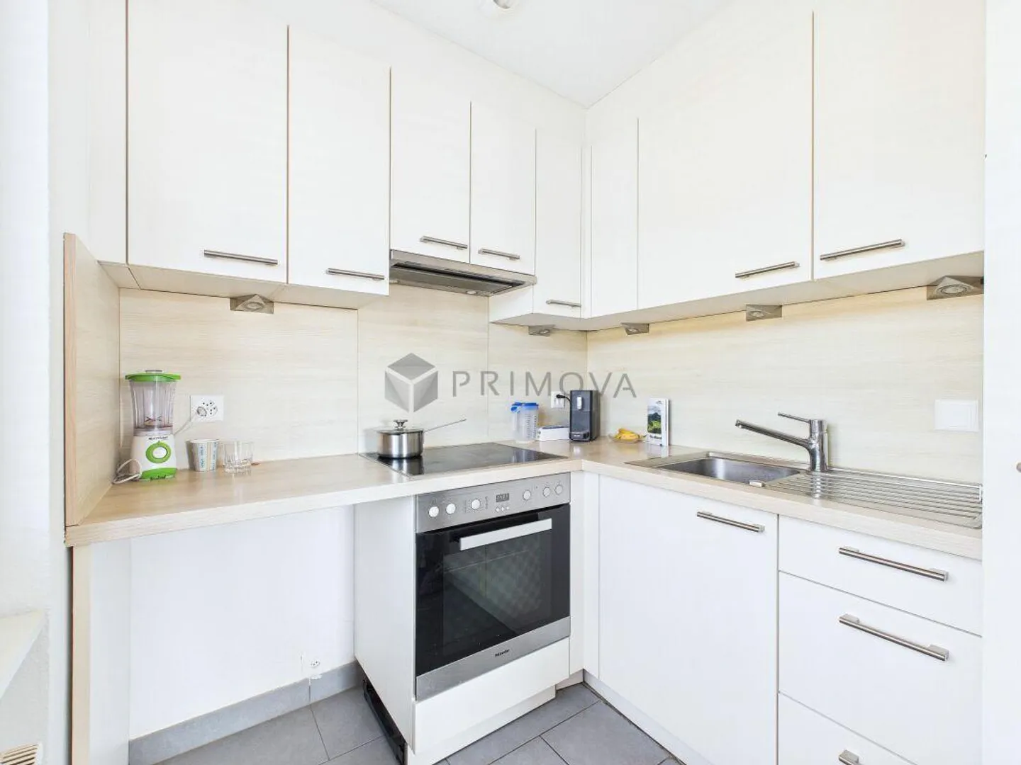 Emplacement privilégié à Liestal, appartement lumineux de 1,5 pièce avec balcon confortable et parking privé - Photo 4 sur 5