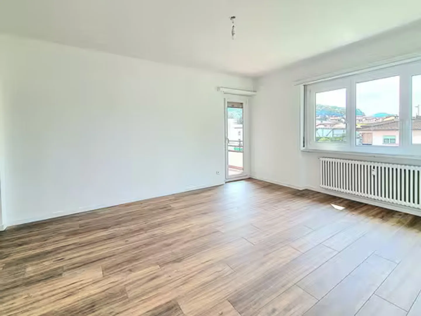 Appartement 4.5 pièces rénové - Photo 2 sur 7