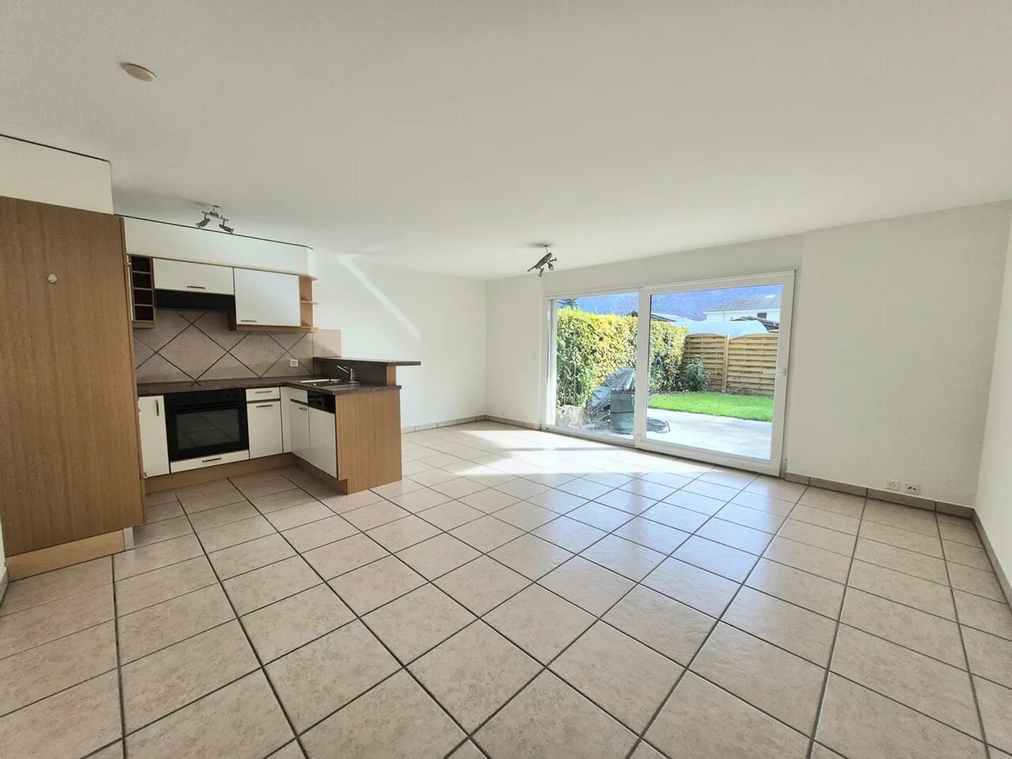 MAGNIFIQUE 2.5PCES AU REZ AVEC JARDIN - Photo 1 sur 10