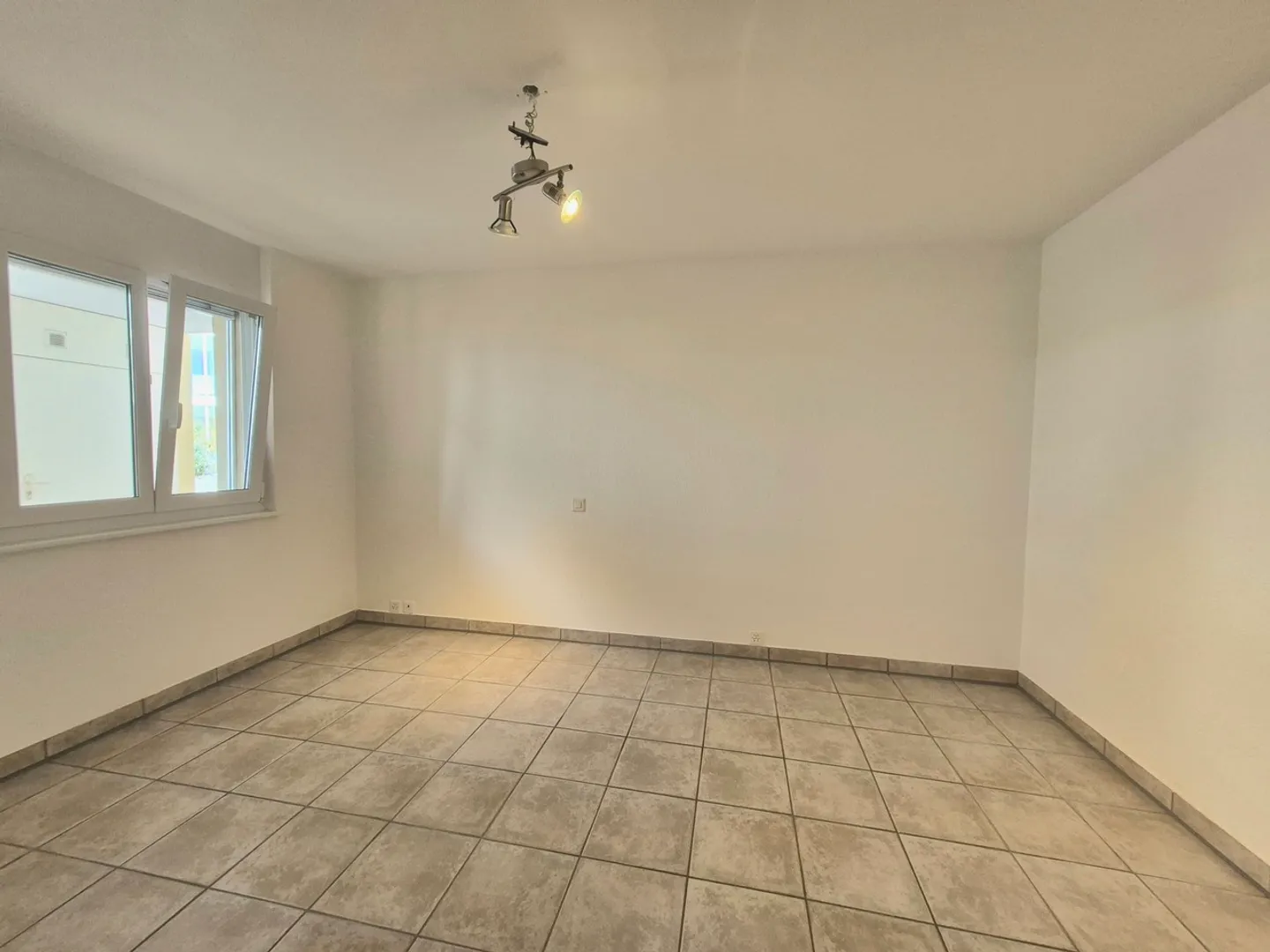 MAGNIFIQUE 2.5PCES AU REZ AVEC JARDIN - Photo 8 sur 10