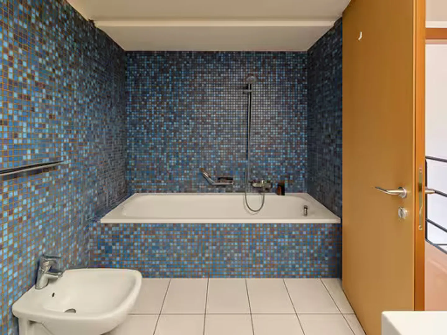 Charming Duplex Apartment - Photo 5 of 12