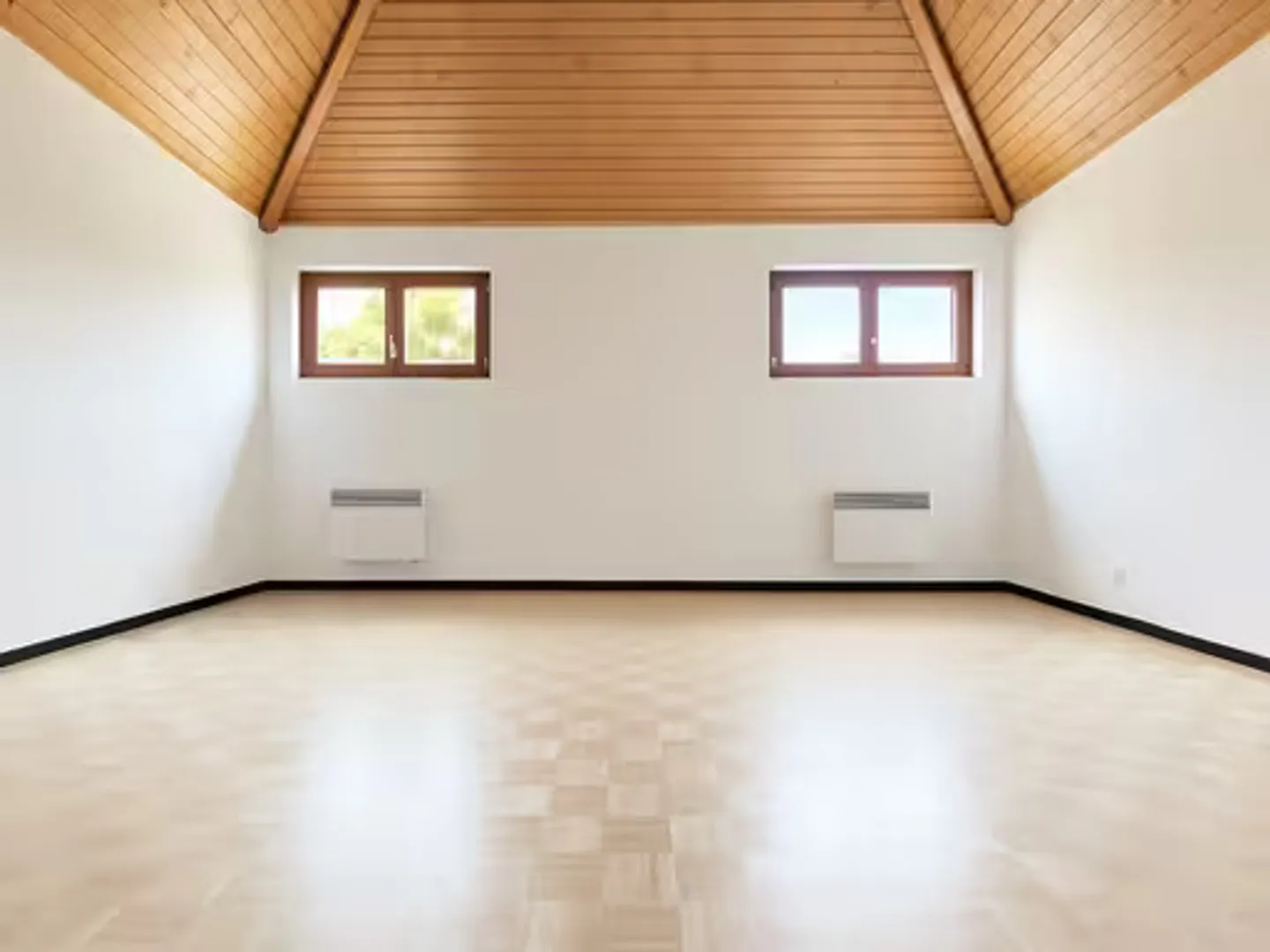 Charming Duplex Apartment - Photo 6 of 12