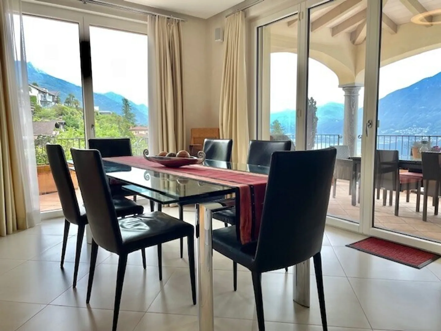 Villa de Luxe avec Vue sur le Lac - Photo 9 sur 23