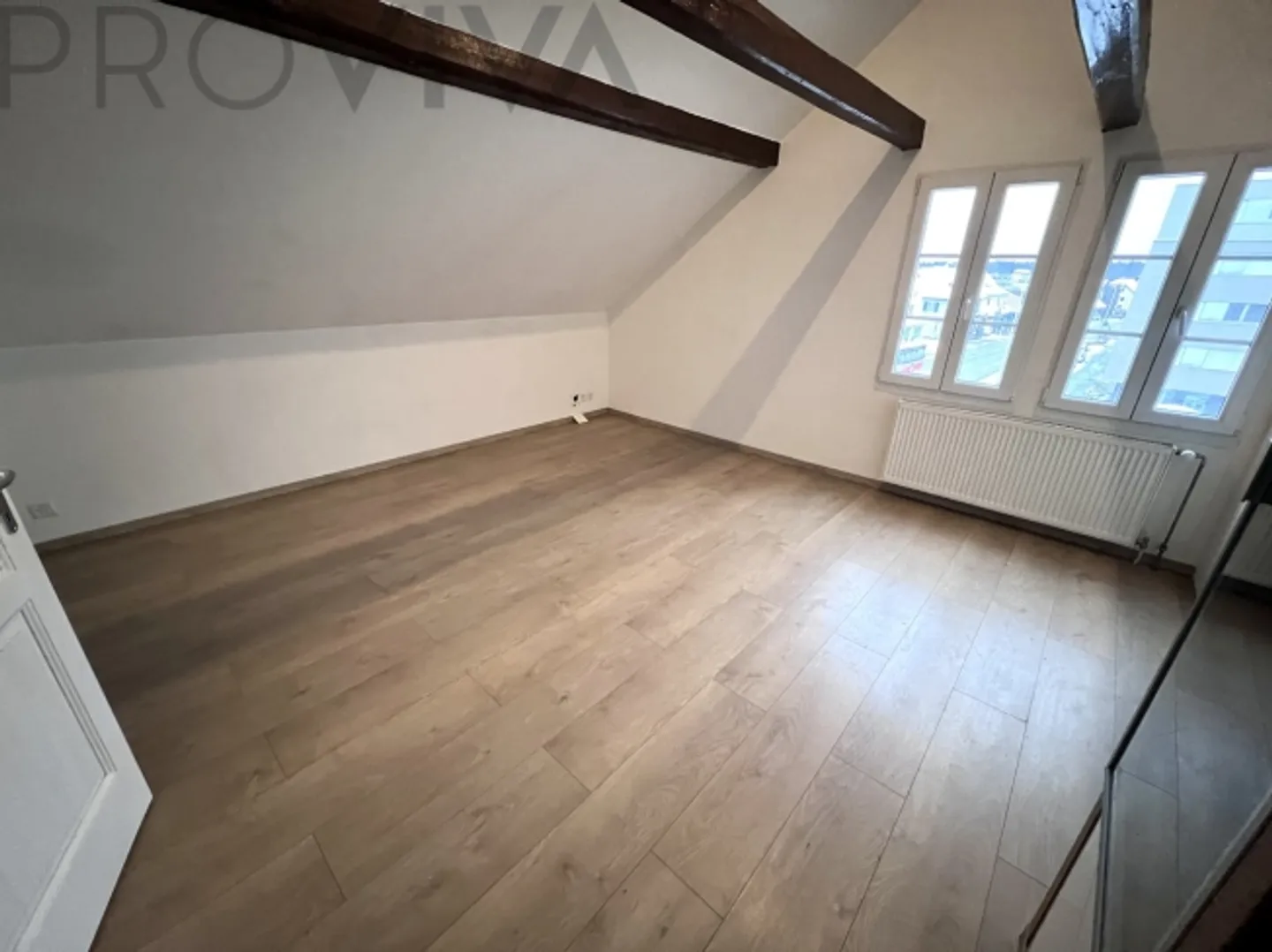 With charm and in a central location - Photo 3 of 4