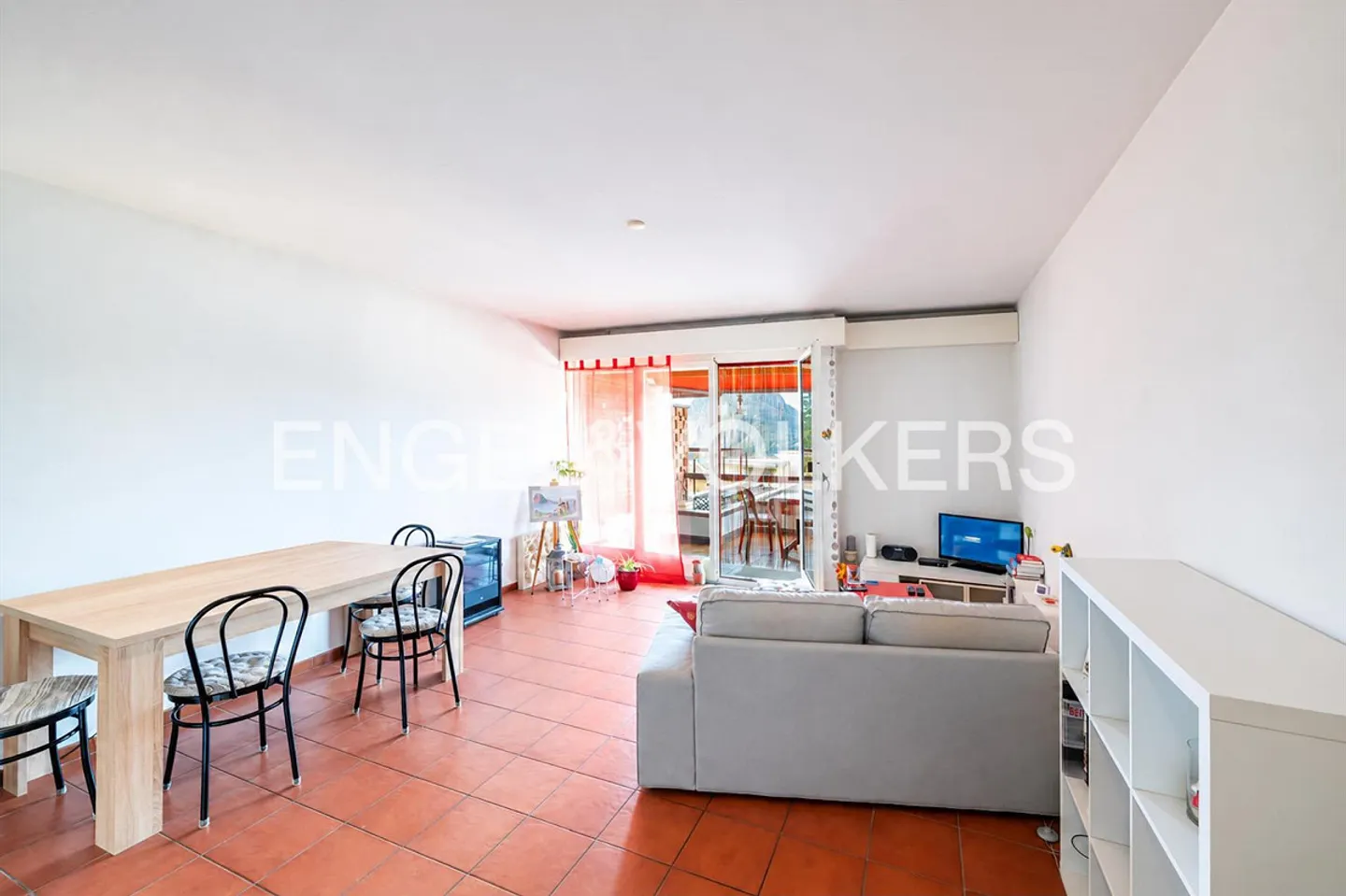Lake View in a Quiet Location | 3.5 Rooms - Photo 2 of 13