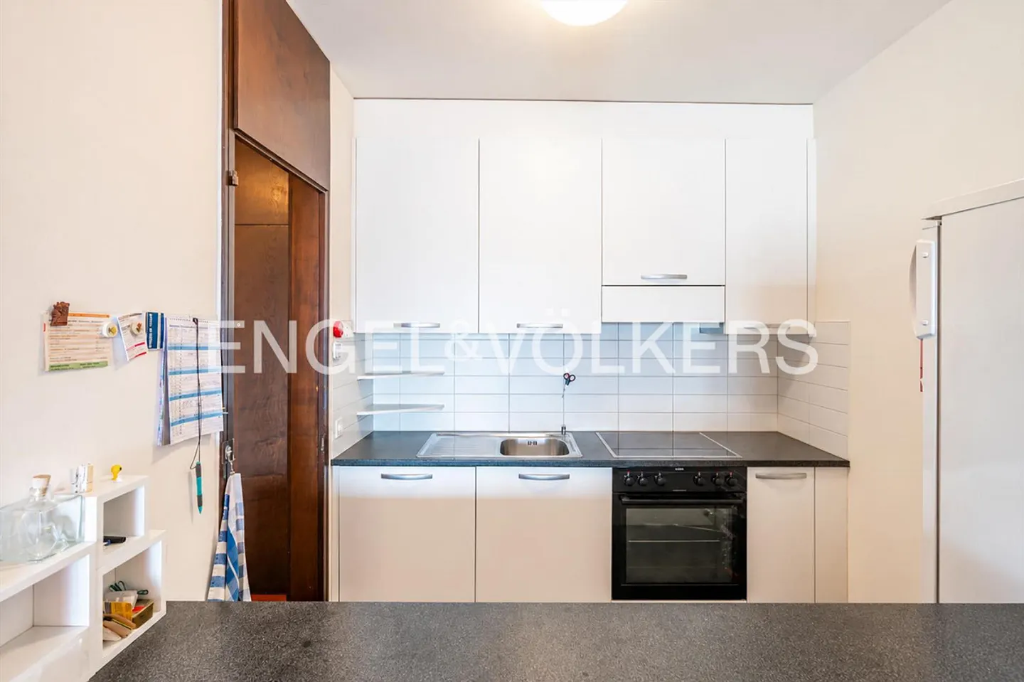 Lake View in a Quiet Location | 3.5 Rooms - Photo 3 of 13