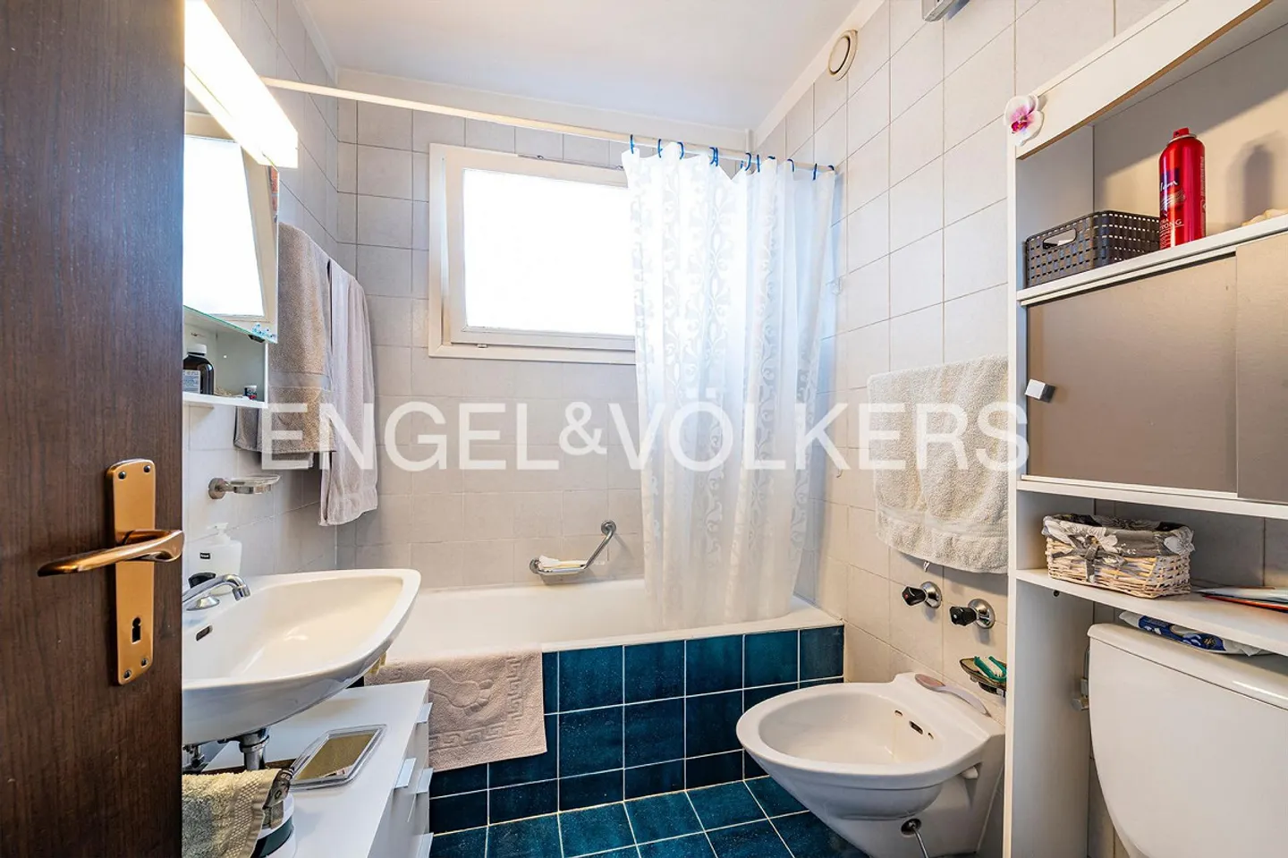 Lake View in a Quiet Location | 3.5 Rooms - Photo 6 of 13